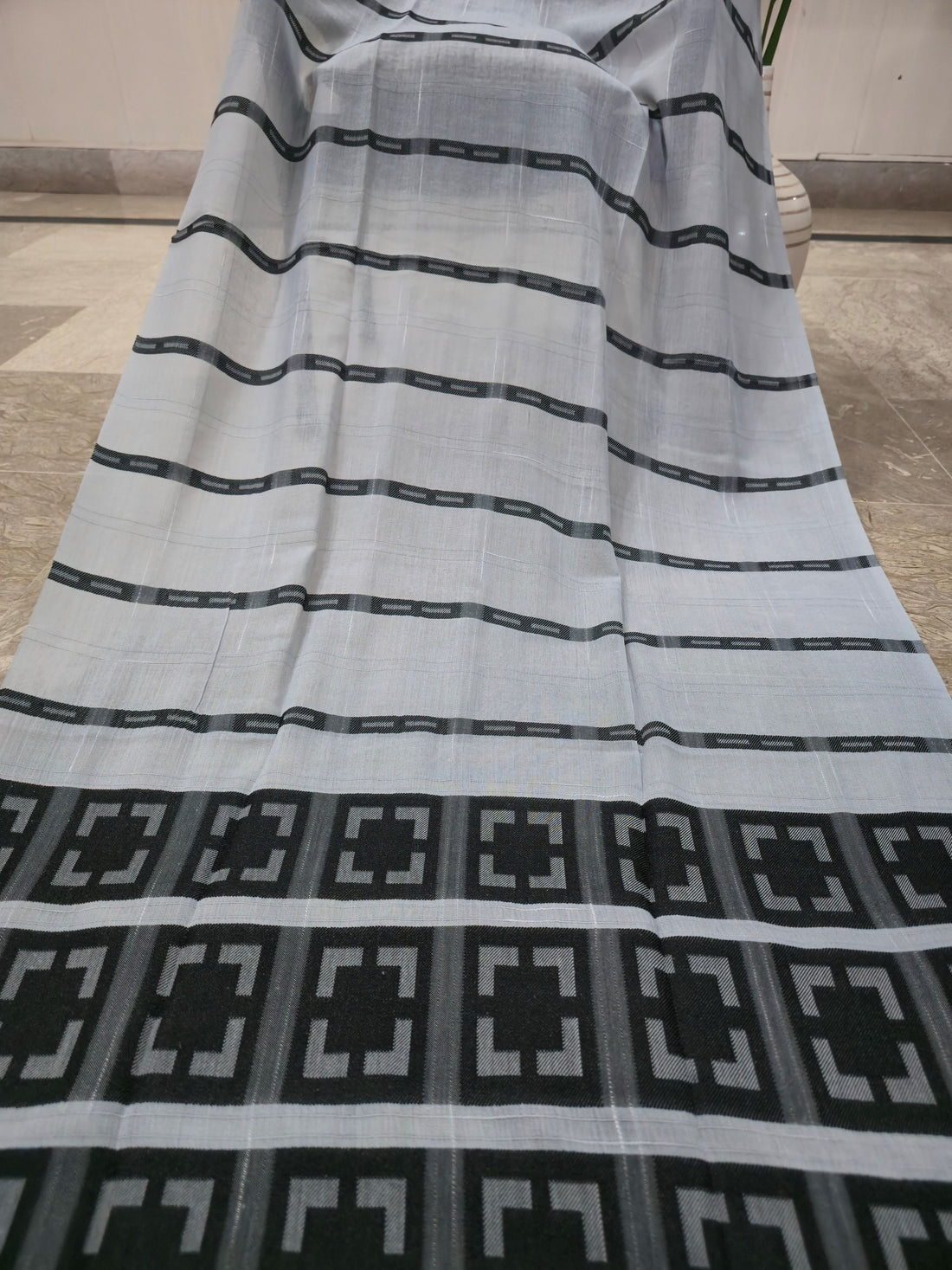 Tasavvur Khaadi Loan Print Scarf