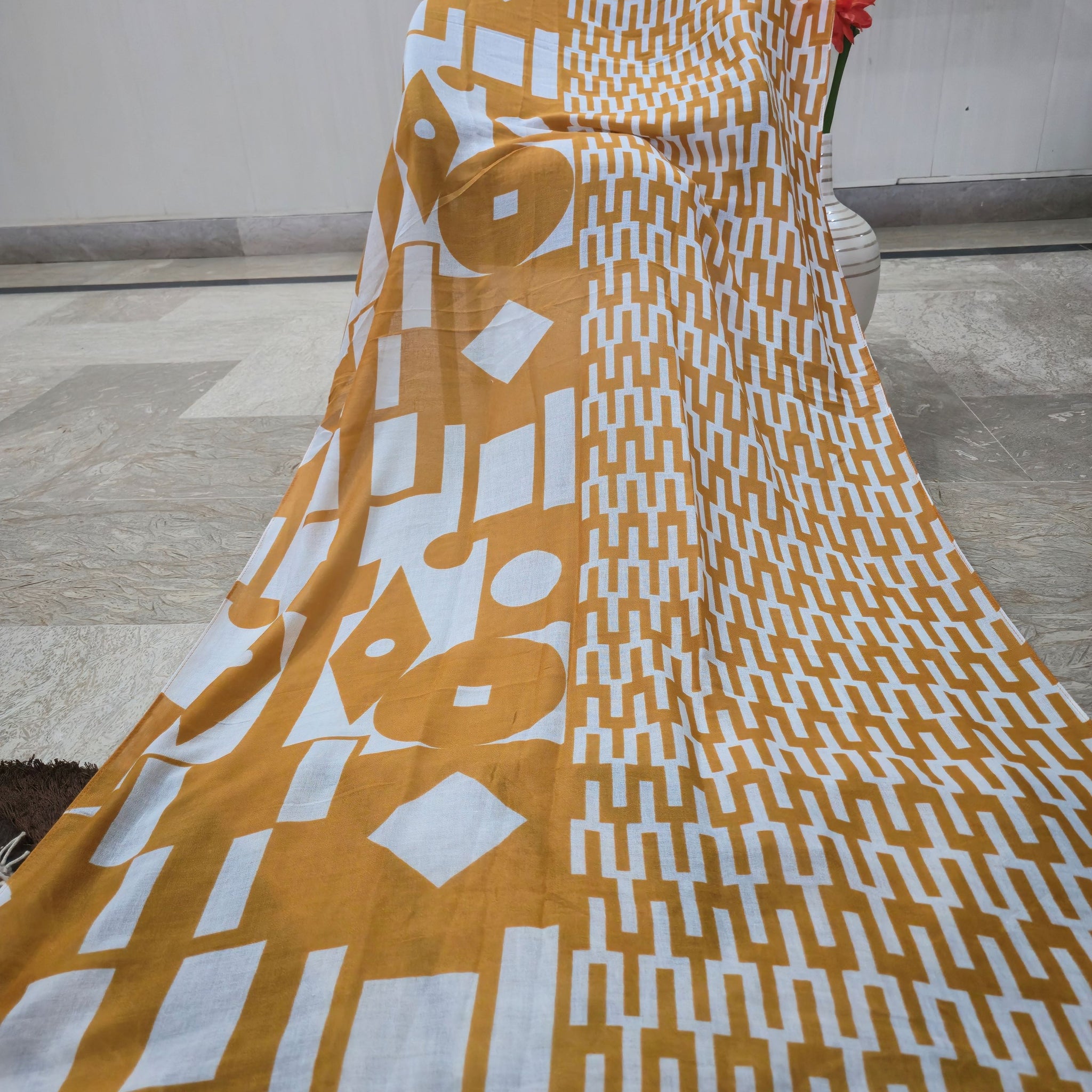 Zeenat Khaadi Loan Print Scarf