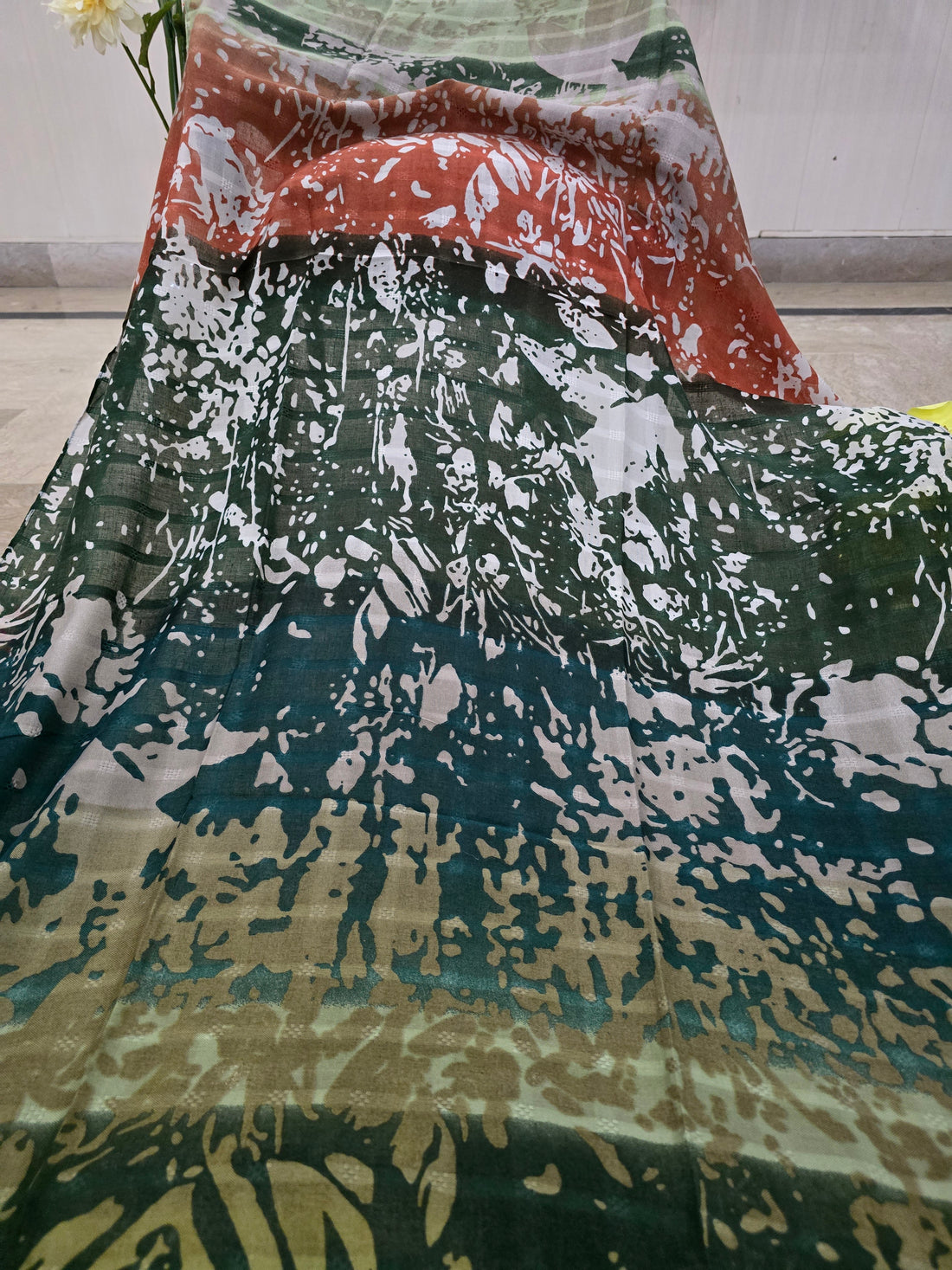 Dasht Tarkashi Arabic Lawn Scarf