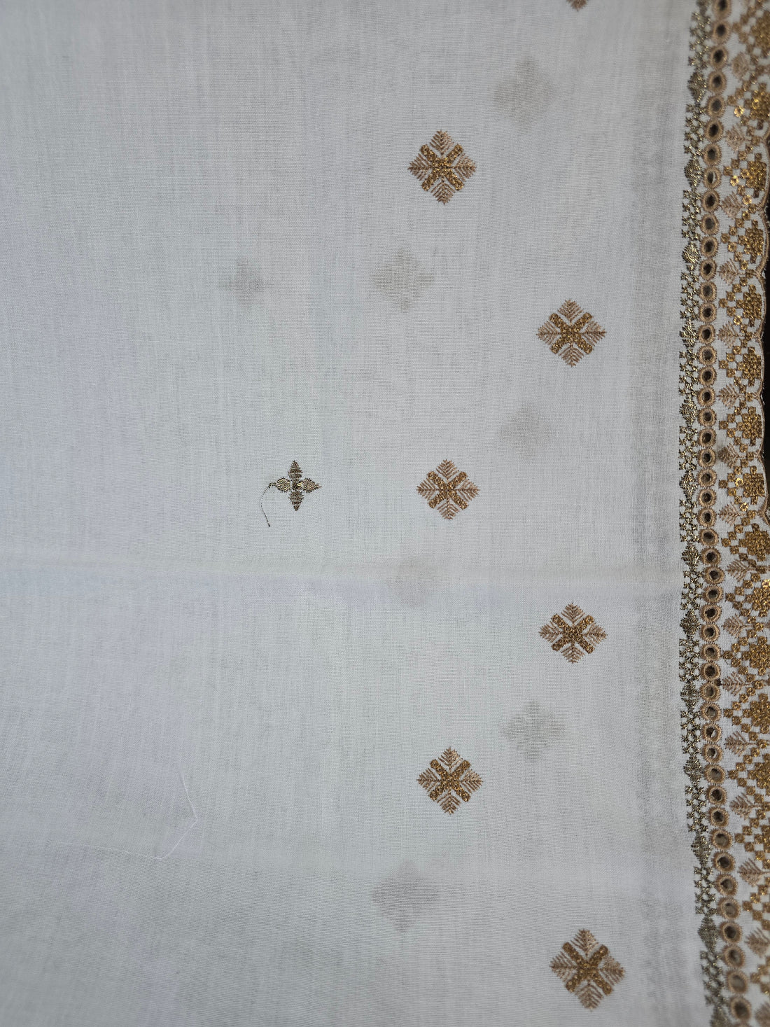 Daastaan Embroidered Jawad Arabic Swiss Shawl