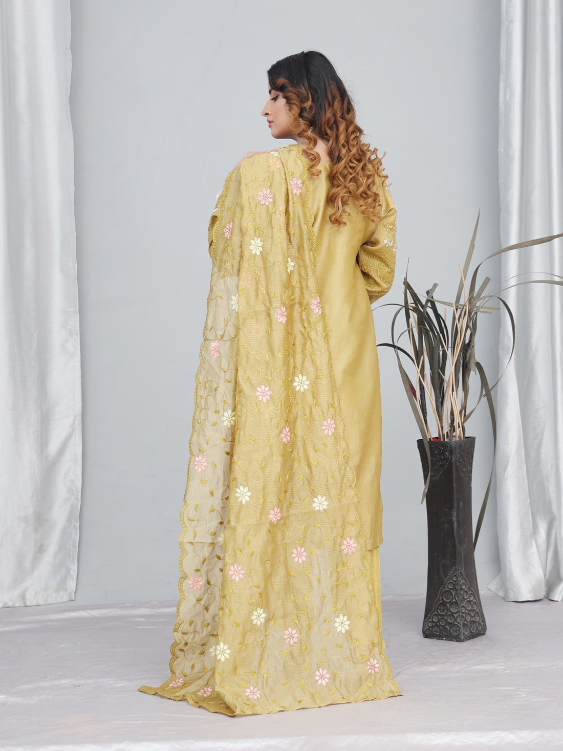 Rang Razay Embroidered 3pc